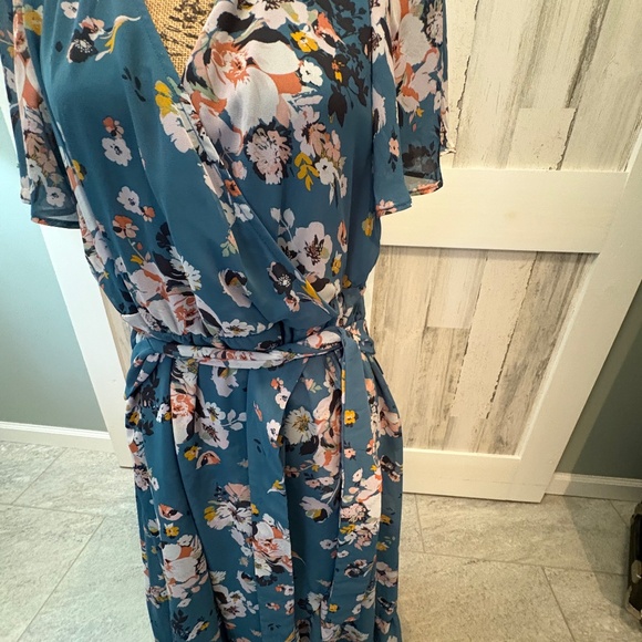 TORRID HI-LOW DRESS SIZE 1 - Picture 3 of 8